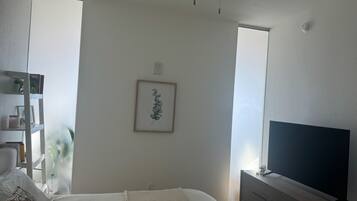 1 多间卧室、熨斗/熨衣板、WiFi、床单