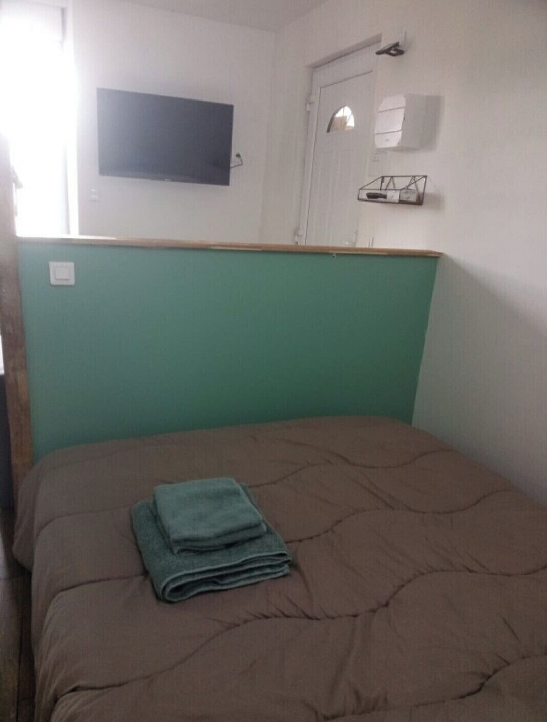 1 habitación, wifi y ropa de cama 