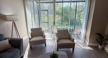 Charming 2 BR condo with golf course views in North Tampa area!