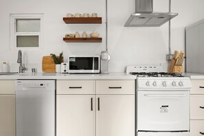 Microwave, oven, stovetop, dishwasher