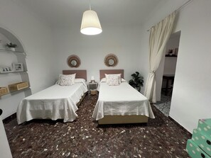 2 chambres, fer et planche Ă repasser, accĂšs au Wi-Fi (inclus)