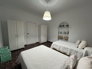 2 chambres, fer et planche Ă repasser, accĂšs au Wi-Fi (inclus)