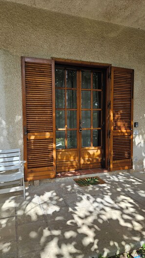 Deluxe Triple Room, Garden View | Soundproofing, free cribs/infant beds, free WiFi, bed sheets - La Pineta (Lecce)