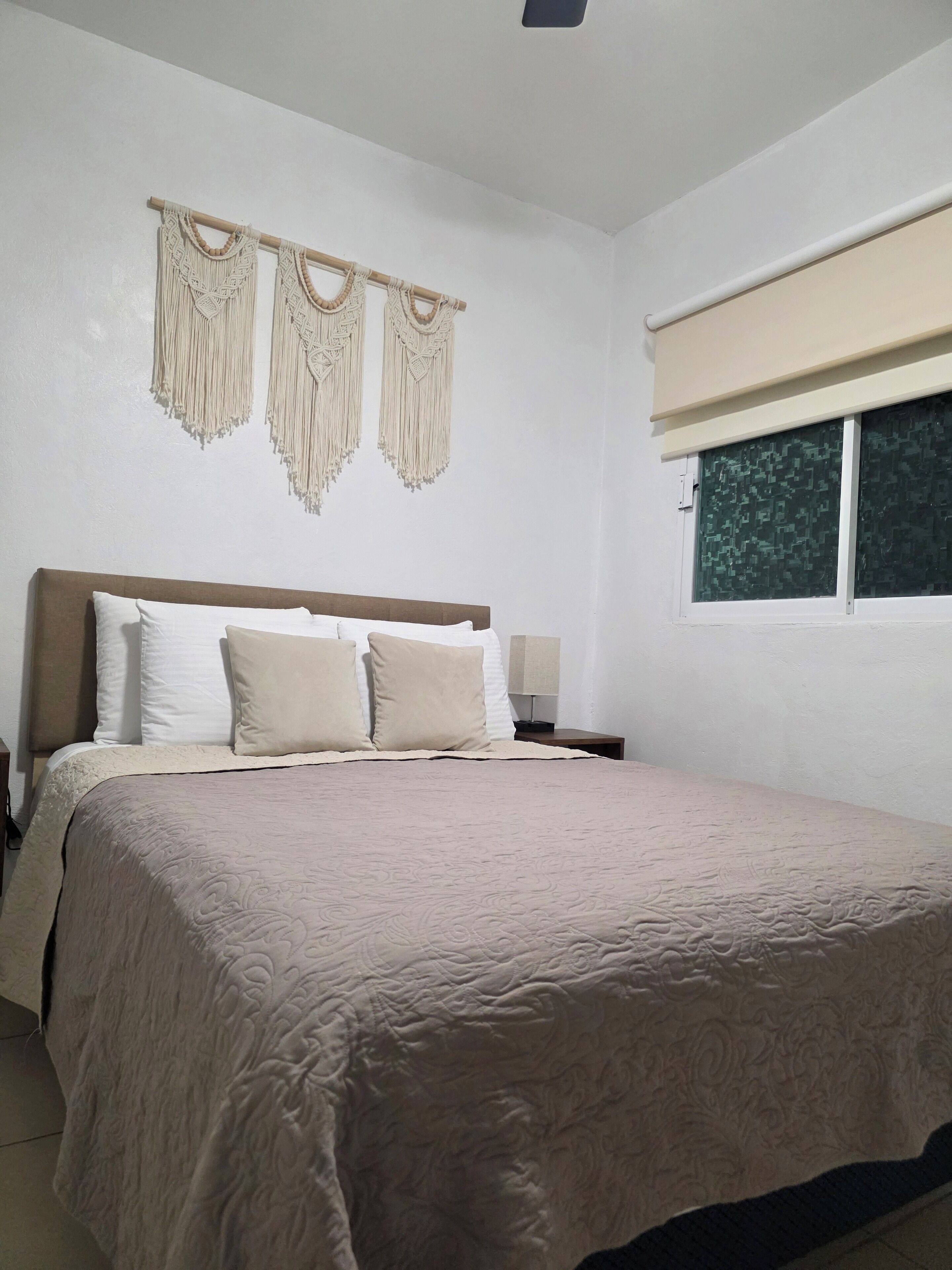 1 多间卧室、熨斗/熨衣板、WiFi、床单