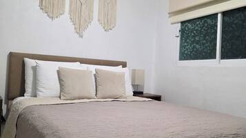 1 多间卧室、熨斗/熨衣板、WiFi、床单