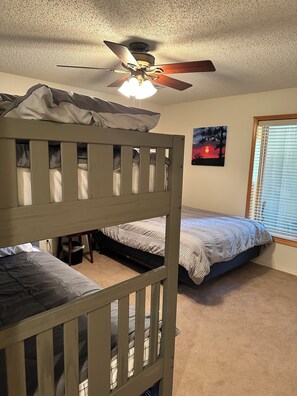 3 Schlafzimmer, Bügeleisen/Bügelbrett, WLAN, Bettwäsche