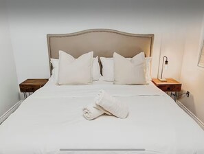 5 habitaciones, tabla de planchar con plancha, wifi y ropa de cama