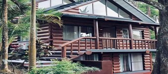Placid 3-bedroom Wood Cabin