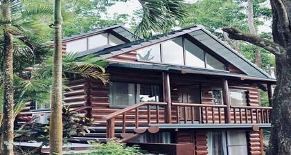 Placid 3-bedroom Wood Cabin