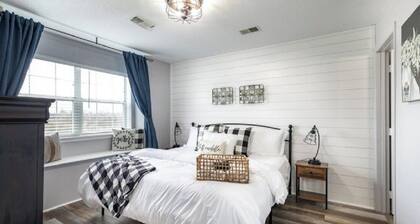 Beautiful Updated 2-bedroom condo- Holiday Hills Resort Branson-family amenities