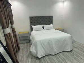 1 bedroom, iron/ironing board, WiFi, bed sheets - Chic 1-bedroom apartment in awesome Angeles City with WiFi, AC (Angeles City)