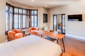 1 bedroom, desk, iron/ironing board, WiFi