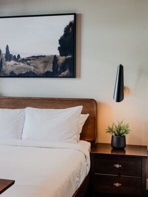 1 bedroom, in-room safe, desk, iron/ironing board
