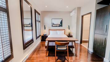 1 bedroom, desk, iron/ironing board, WiFi