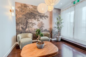 Interior - Boutique Hotel Quartier Latin - Room 202 (Montréal)