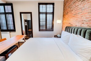 1 bedroom, in-room safe, desk, iron/ironing board