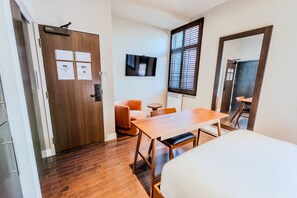1 chambre, coffres-forts dans les chambres, bureau