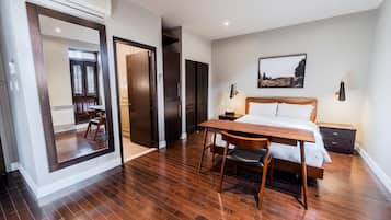 1 bedroom, desk, iron/ironing board, WiFi