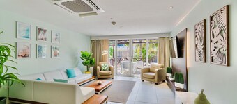 Las Islas Condominiums