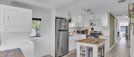 電子レンジ、オーブン、コンロ