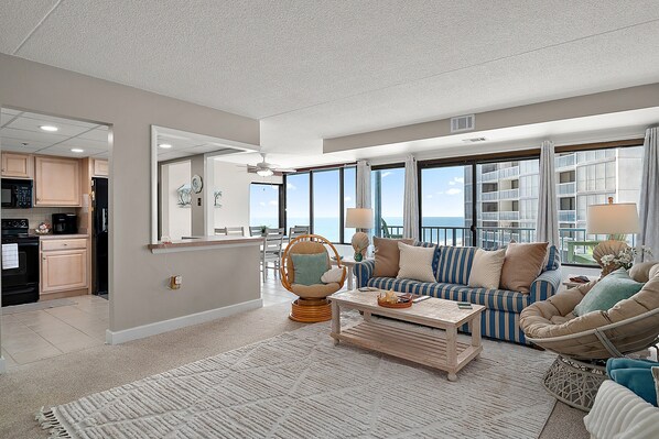 テレビ、卓球台