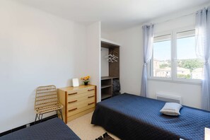 2 bedrooms