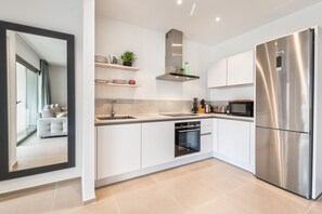 Fridge, microwave, oven, dishwasher