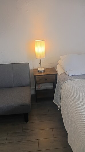 Room - "Starline Studios" Hollywood 115 (Hollywood)