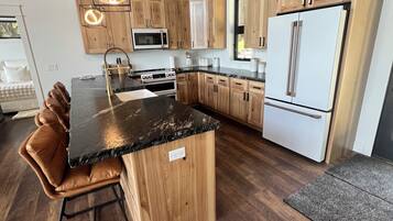 Mikrowelle, Ofen, Herdplatte, Geschirrspüler