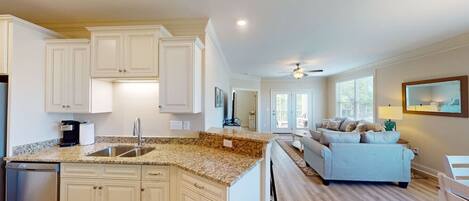 المنشأة من الداخل