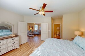 3 Schlafzimmer, Schreibtisch, Bügeleisen/Bügelbrett, kostenloses WLAN