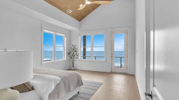 4 bedrooms, desk, iron/ironing board, travel crib