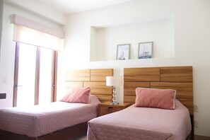 3 bedrooms, iron/ironing board, Internet