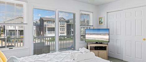 4 bedrooms, desk, iron/ironing board, free WiFi