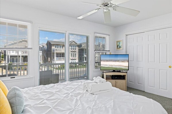 4 bedrooms, desk, iron/ironing board, free WiFi