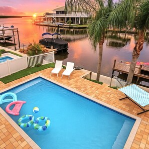 A heated pool - The Salty Mangrove | Dockside Retreat w/ Pool & Kayaks (Hernando Beach)