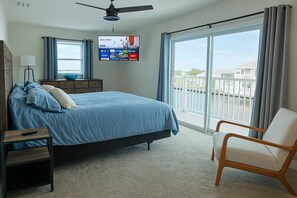 3 bedrooms, desk, iron/ironing board, travel cot