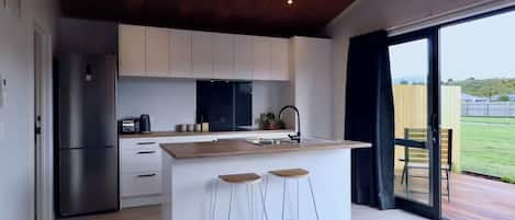 Four Ă micro-ondes, un four, surface de cuisson, lave-vaisselle