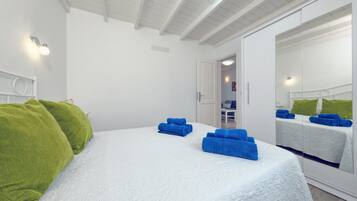2 bedrooms, iron/ironing board, travel cot, free WiFi