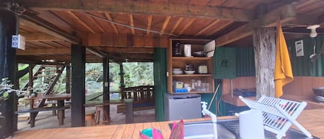 Cafetera y tetera, tetera eléctrica, tostadora y utensilios de cocina