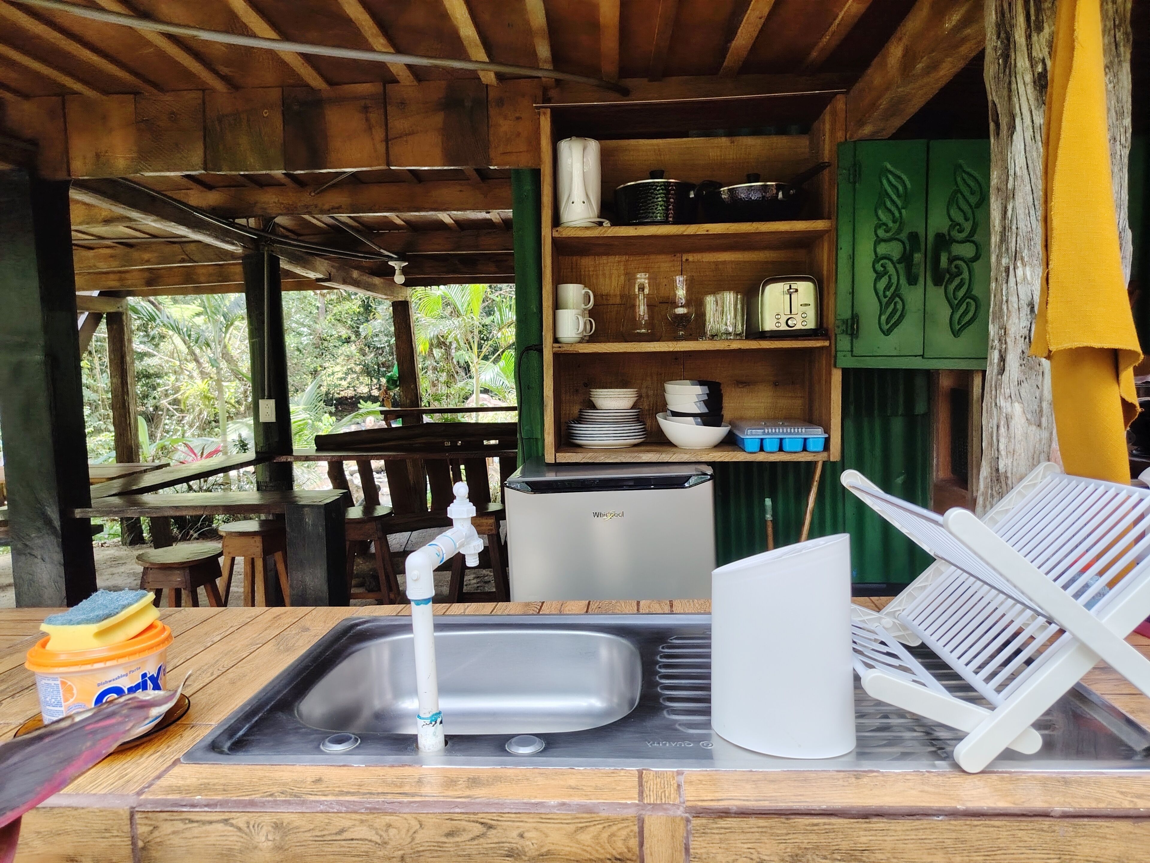 Mikrowelle, Wasserkocher mit Kaffee-/Teezubehör, Wasserkocher, Toaster