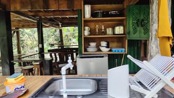 Mikrowelle, Wasserkocher mit Kaffee-/Teezubehör, Wasserkocher, Toaster