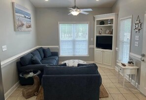 TV - O4 Ocean Lakes Pet Friendly Golf Cart⛱️🏝️🩱🌊👙☀️🐚 (Myrtle Beach)