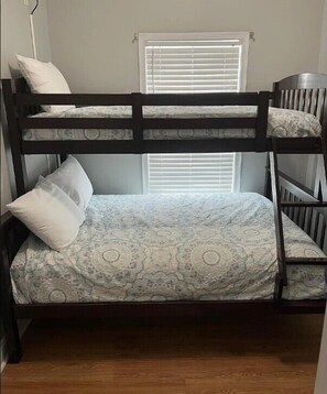 3 bedrooms, WiFi, bed sheets