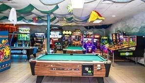 Games room - O4 Ocean Lakes Pet Friendly Golf Cart⛱️🏝️🩱🌊👙☀️🐚 (Myrtle Beach)