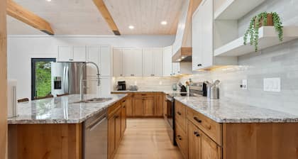 The Camp on Cottage | Pet Friendly | Air Conditioning