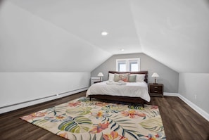 3 bedrooms, desk, iron/ironing board, travel crib - Federal Hill PRIDE 2 - Multi-Level Townhouse (Providence)