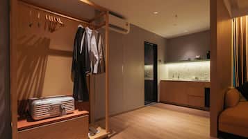 Caja de seguridad en la habitación y insonorización