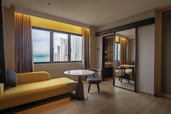 Seaview Executive | Living area