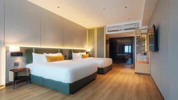 In-room safe, soundproofing, iron/ironing board, free WiFi